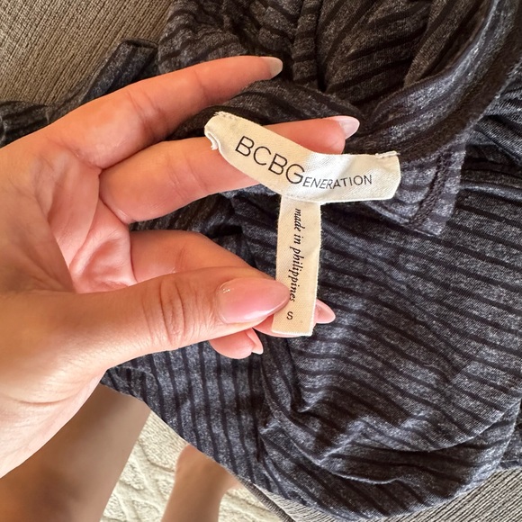 BCBGeneration Black and Gray Heathered Stripe Open Back Tunic Tank Size Small - Picture 5 of 5